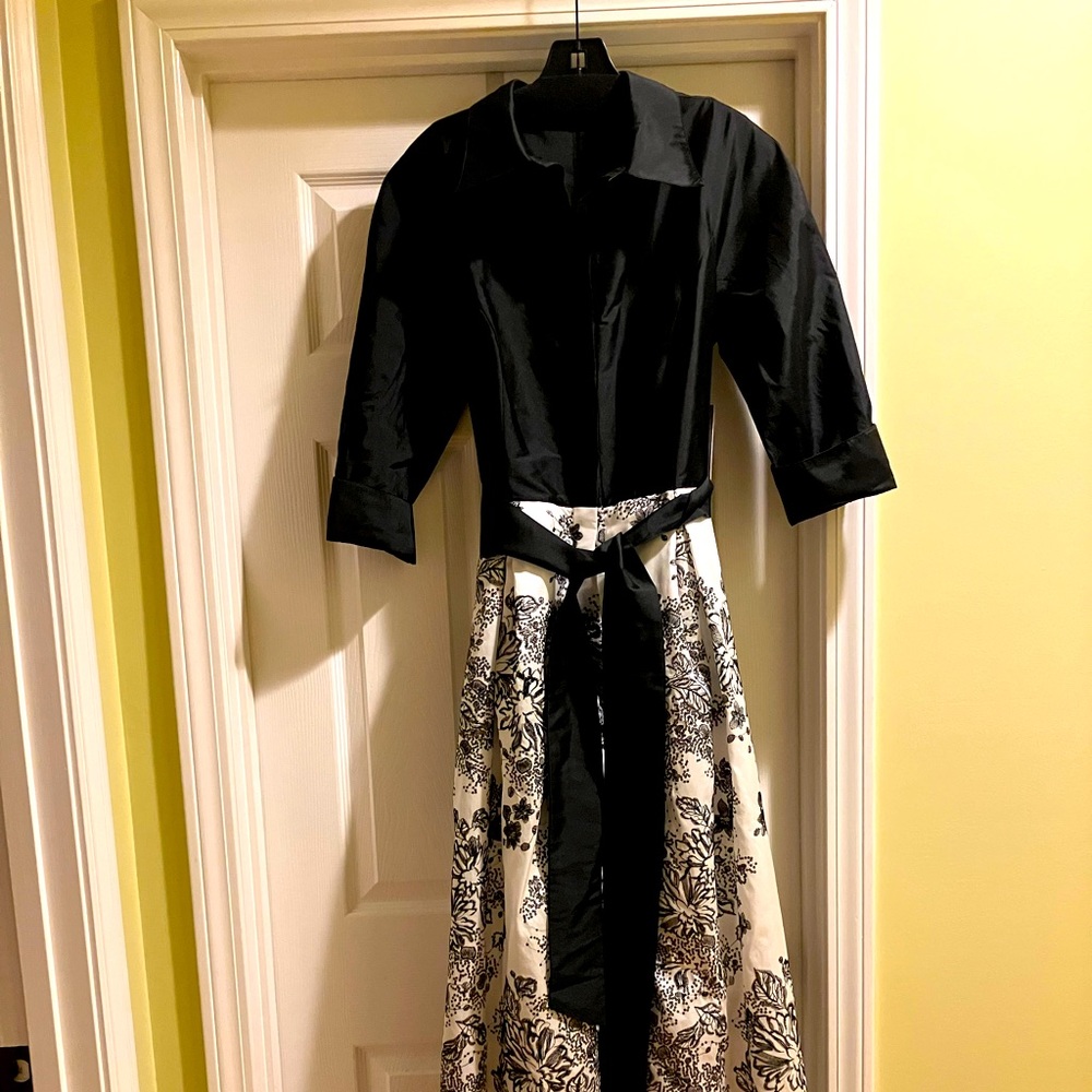 Black with White Floral Teri Jon Size 12 Formal Gown